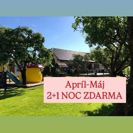 Apartmány Berries Valča Esterno foto